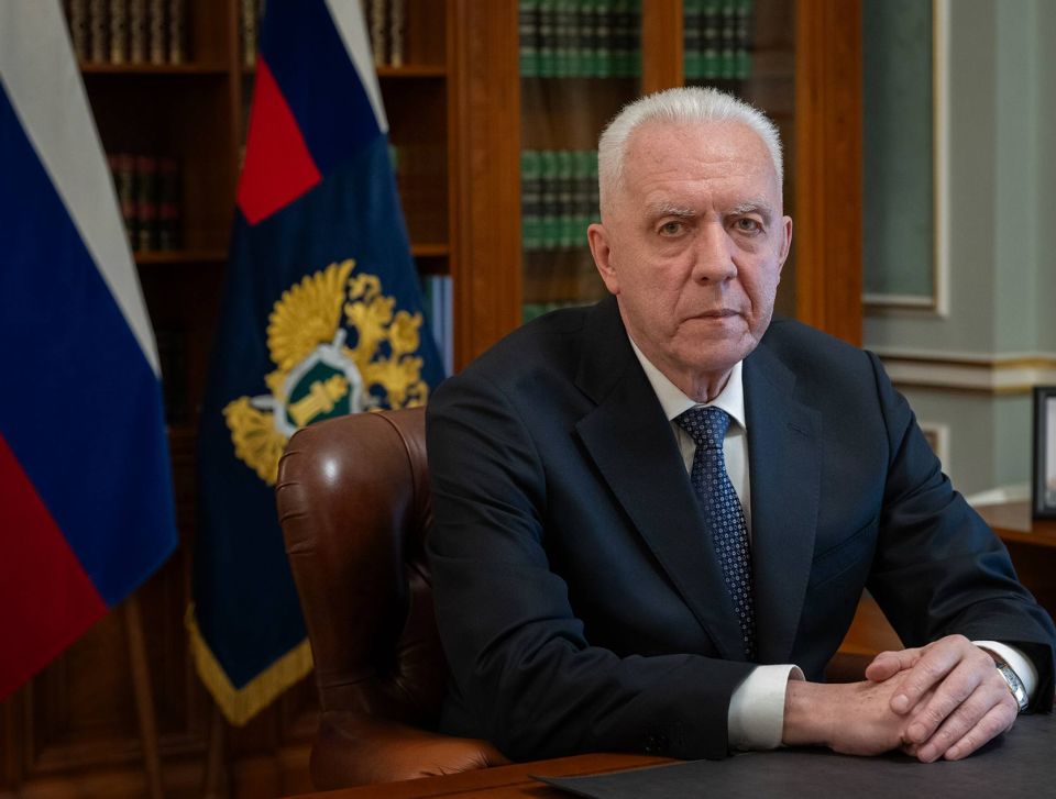 Поздравление Генерального прокурора Российской Федерации Александра Гуцана с наступающим Новым годом и Рождеством Христовым: